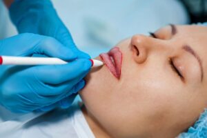 Cuidados posteriores a la micropigmentación de labios: lo que debes hacer