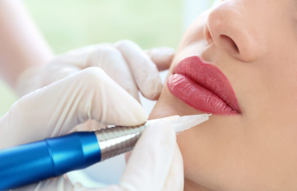 Cómo elegir al artista adecuado para la micropigmentación de labios
